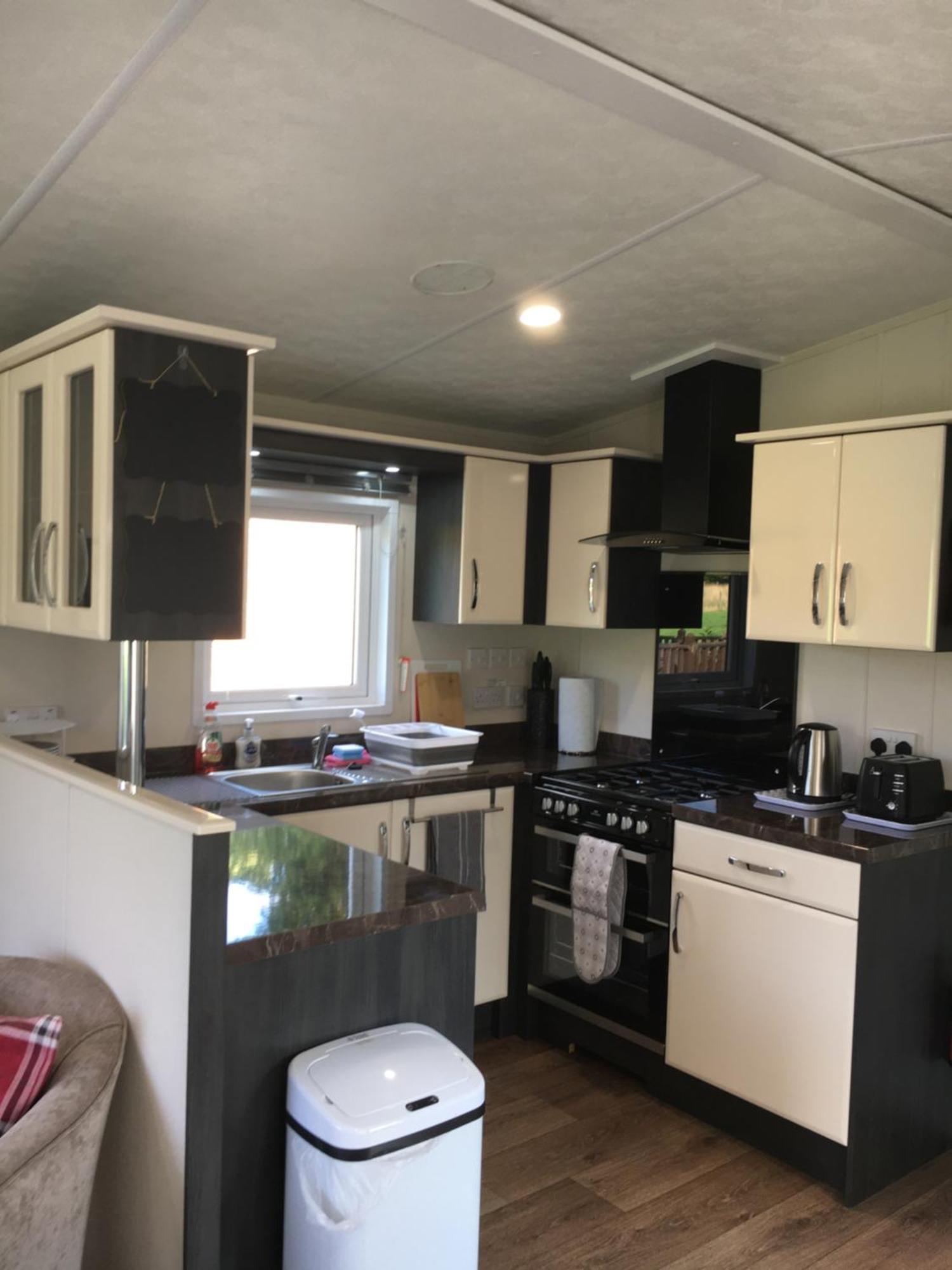 Thistle Lodge Dollar Екстериор снимка